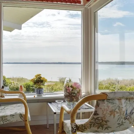 Two-bedroom Holiday In * Ølsted